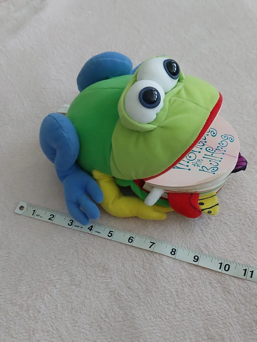 MONDAY the BULLFROG: A Huggable Puppet Book About the Days of the Week NWOT